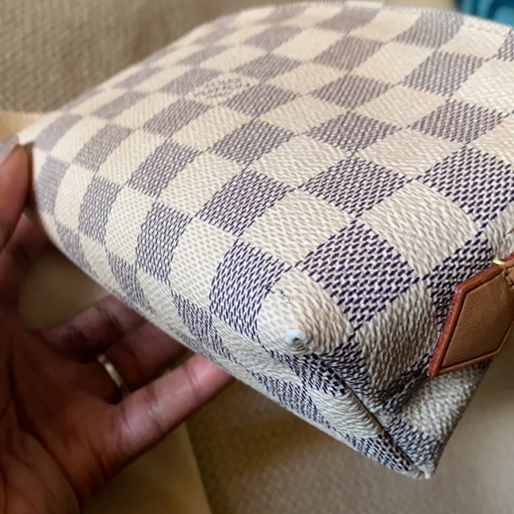 Louis Vuitton Cosmetic pouch - Picture 6 of 12